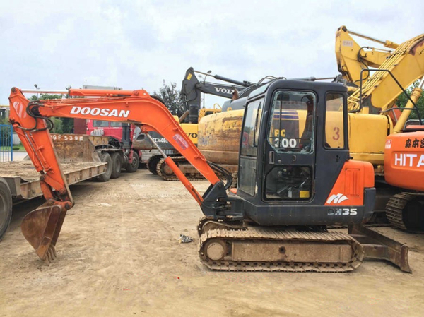 小挖掘機(jī)保養(yǎng) 小挖掘機(jī)保養(yǎng)