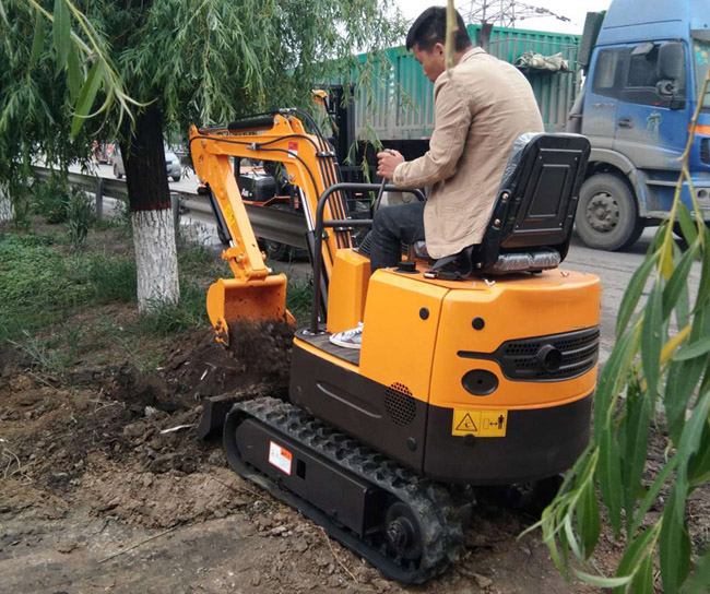 小型挖掘機(jī)檔位操作教程 小型挖掘機(jī)檔位操作教程