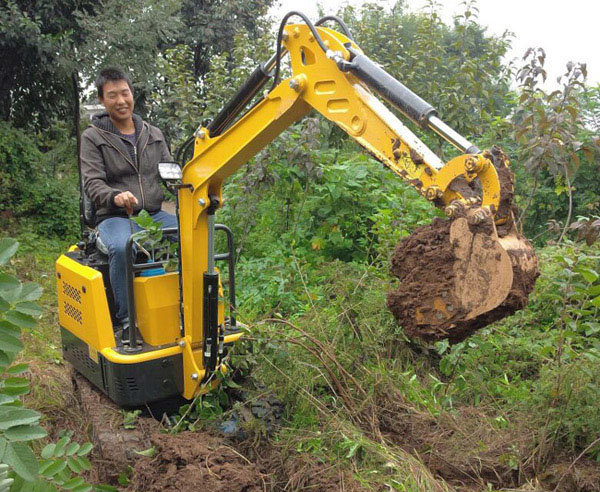 小型挖掘機的基本操作方法 小型挖掘機的基本操作方法