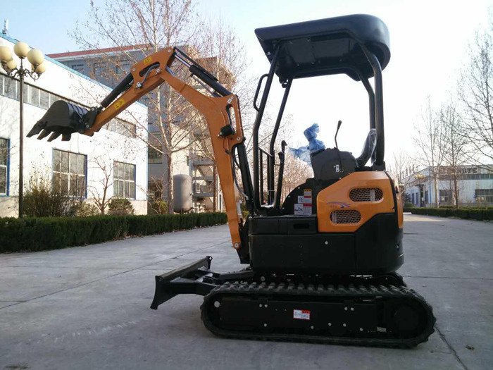 小型挖掘機操作 小型挖掘機操作