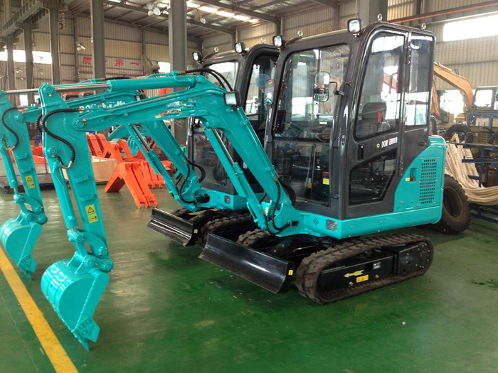 小型挖掘機操作 小型挖掘機操作