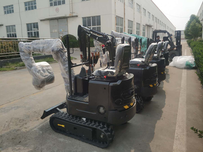 凱迪沃一批小型挖掘機批量出口美國 凱迪沃一批小型挖掘機批量出口美國